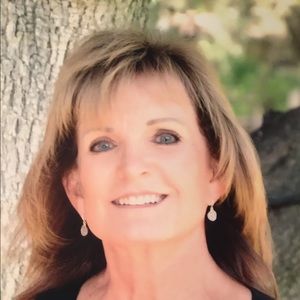 Meet your Posher, Clara